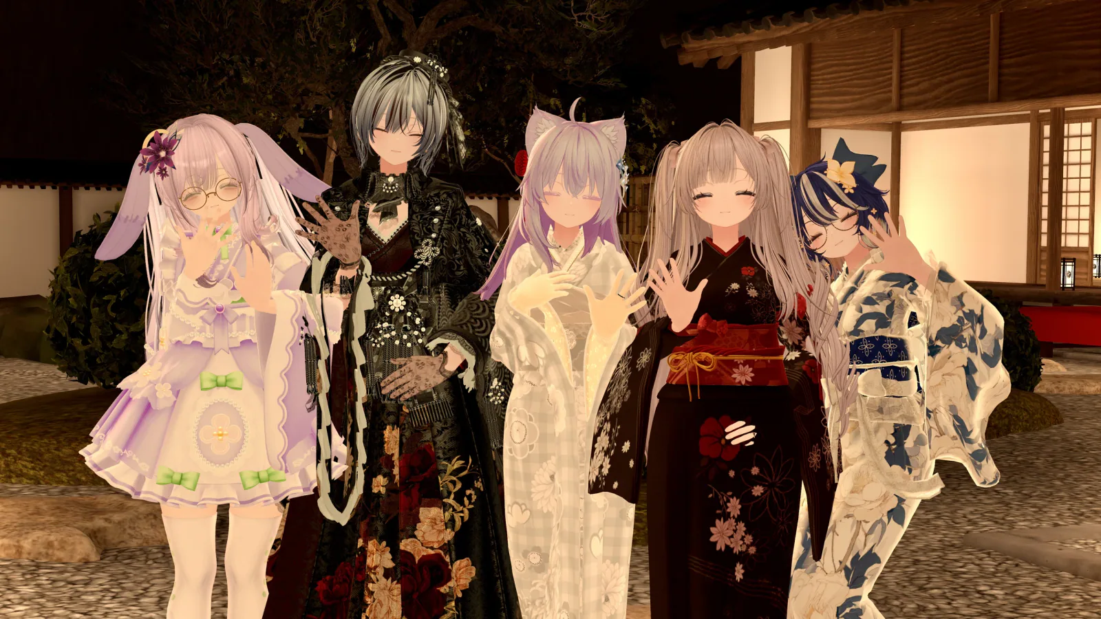和服やドレス姿の5人が、夜の茶屋の前で並んで手を振っている集合写真