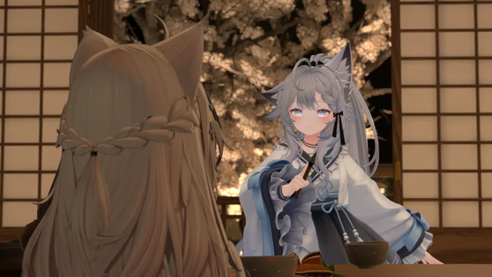 夜桜の見える座敷で、筆を手に向かいの人へ微笑むふゆひめさんち
